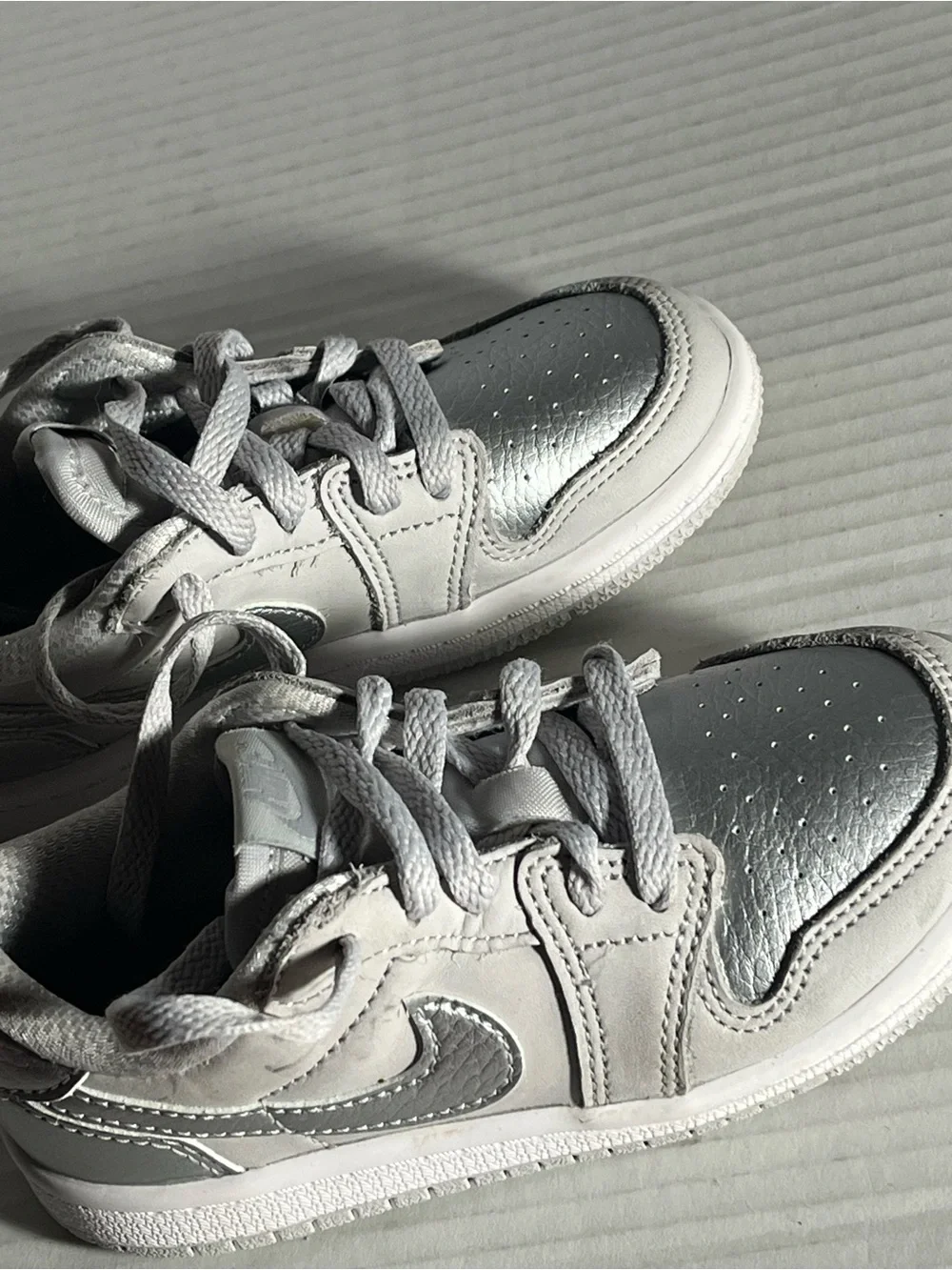 Nike size 9 children good condition